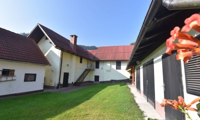 Stanovanjski objekt, Zgornji kraj, Prevalje